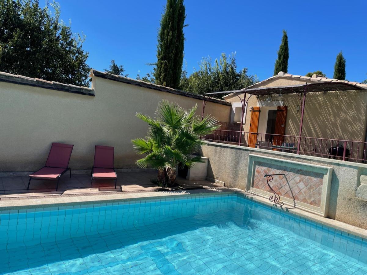 Les Célestins - Studios indépendants Carpentras Extérieur photo