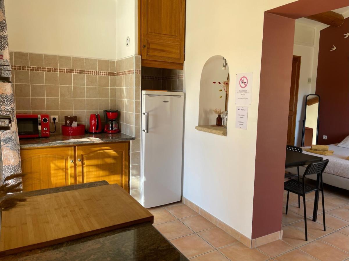 Les Célestins - Studios indépendants Carpentras Extérieur photo