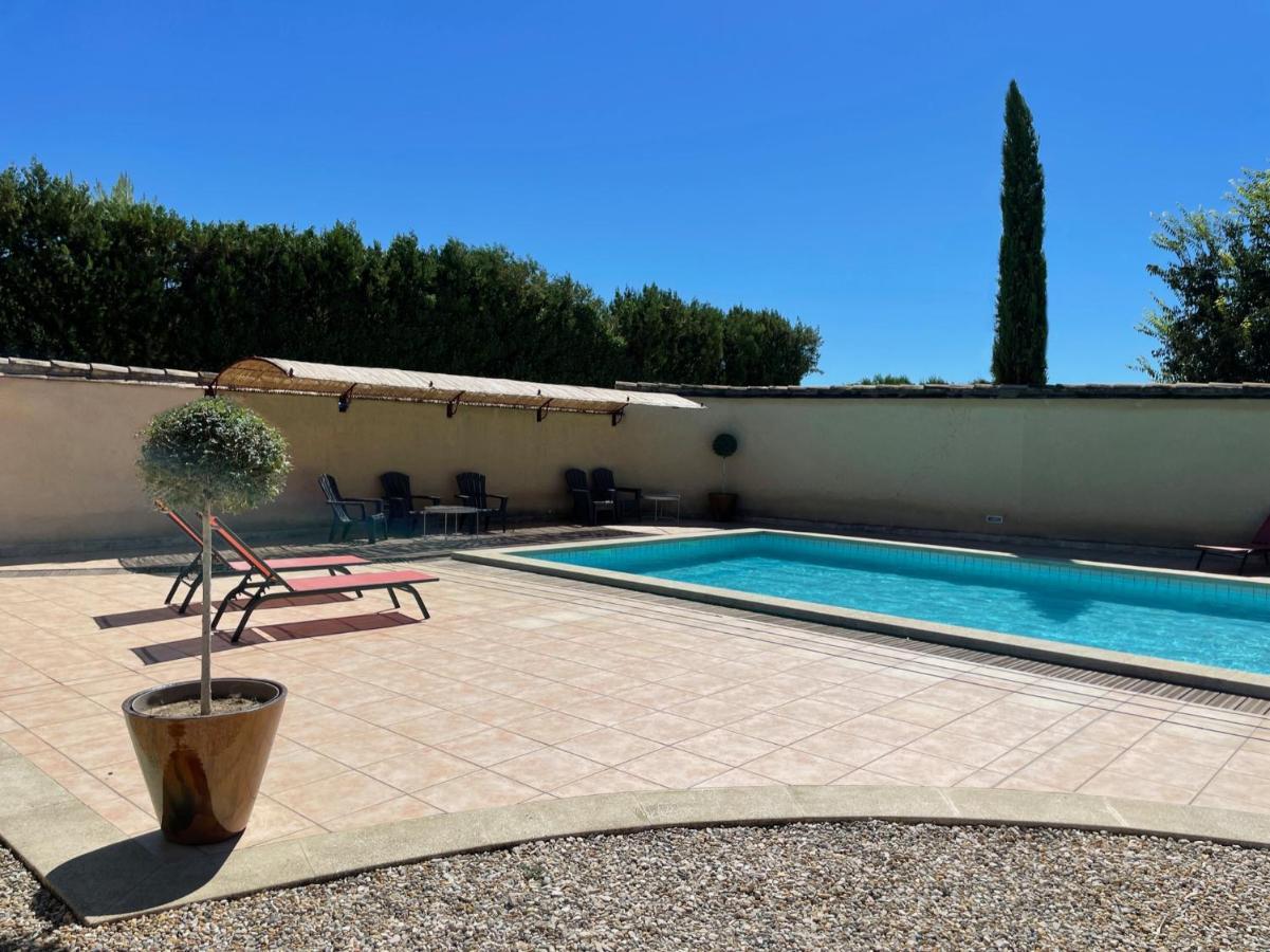 Les Célestins - Studios indépendants Carpentras Extérieur photo